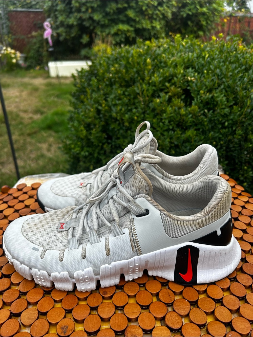 Nike Free Macon 5 Women’s Gray and Red Low-Top Athletic Sneakers Size 10